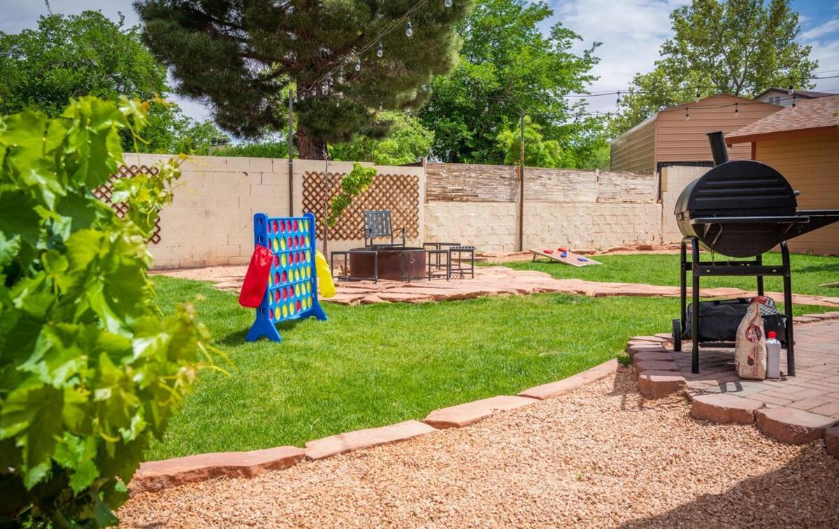 Newly Remodeled Family Friendly Home Page Exterior photo